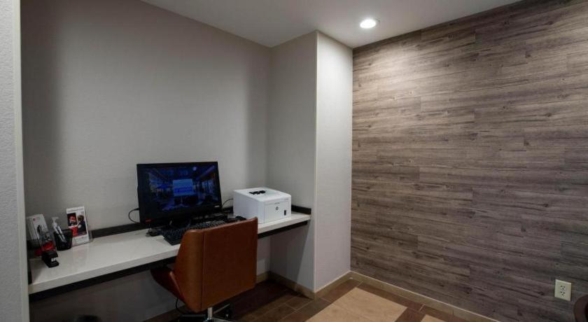 แคนเดิ้ลวูด สวีท เซนต์โจเซฟ Hotel ภายนอก รูปภาพ