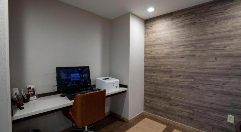 แคนเดิ้ลวูด สวีท เซนต์โจเซฟ Hotel ภายนอก รูปภาพ